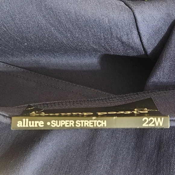 Alfred Dunner Pull-On Shorts Womens Plus Size 22W Solid Navy Blue Allure NWT - Picture 8 of 13